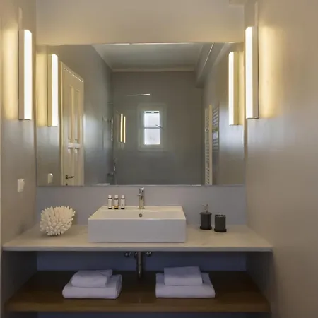 Stunning Beachfront 3br That Has It All! Villa *