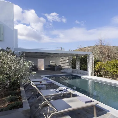 Stunning Beachfront 3br That Has It All! Villa