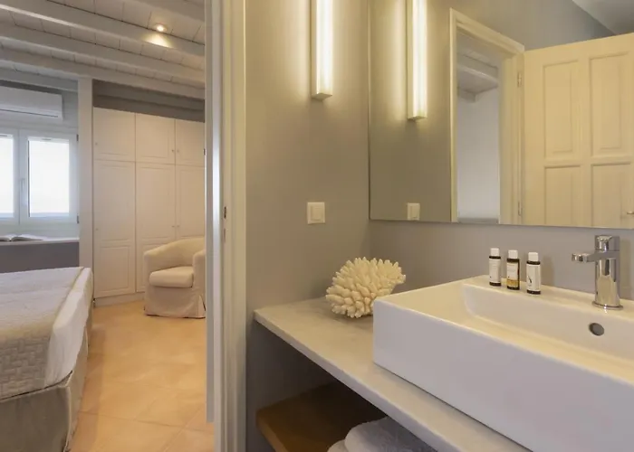 Villa Stunning Beachfront 3br That Has It All!