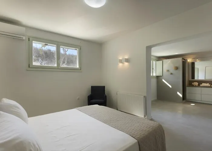 Stunning Beachfront 3br That Has It All! Villa *