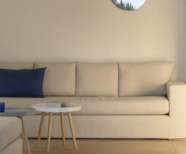 Villa Stunning Beachfront 3br That Has It All! Ambelas