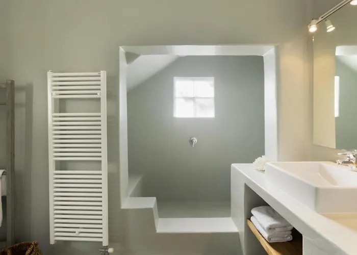 Villa Stunning Beachfront 3br That Has It All! *