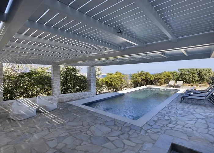 Stunning Beachfront 3br That Has It All! *